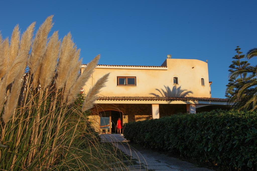 Hotel Micalosu Cannigione Exteriör bild